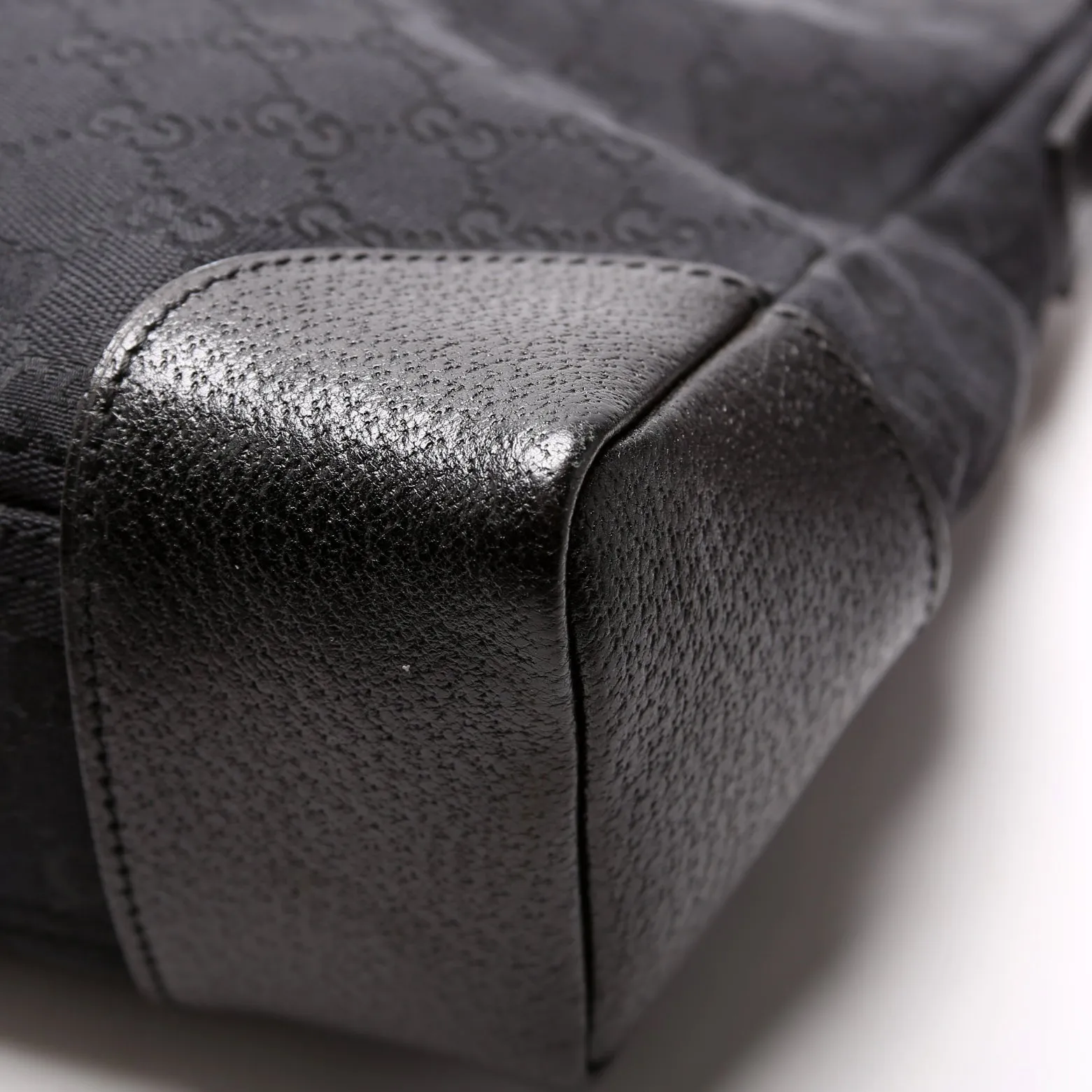 11054 GG Canvas Joy Messenger Black