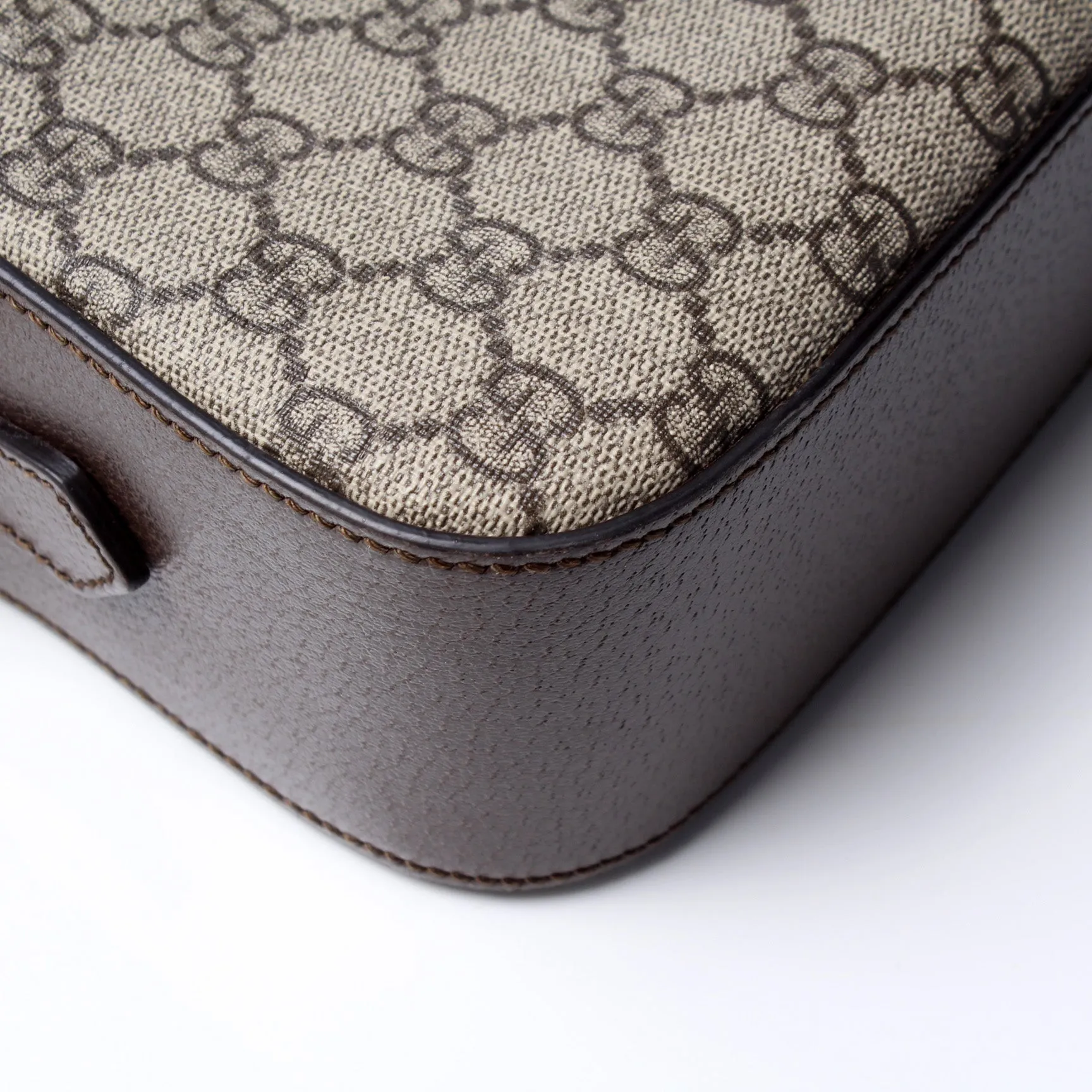 476466 GG Supreme Messenger