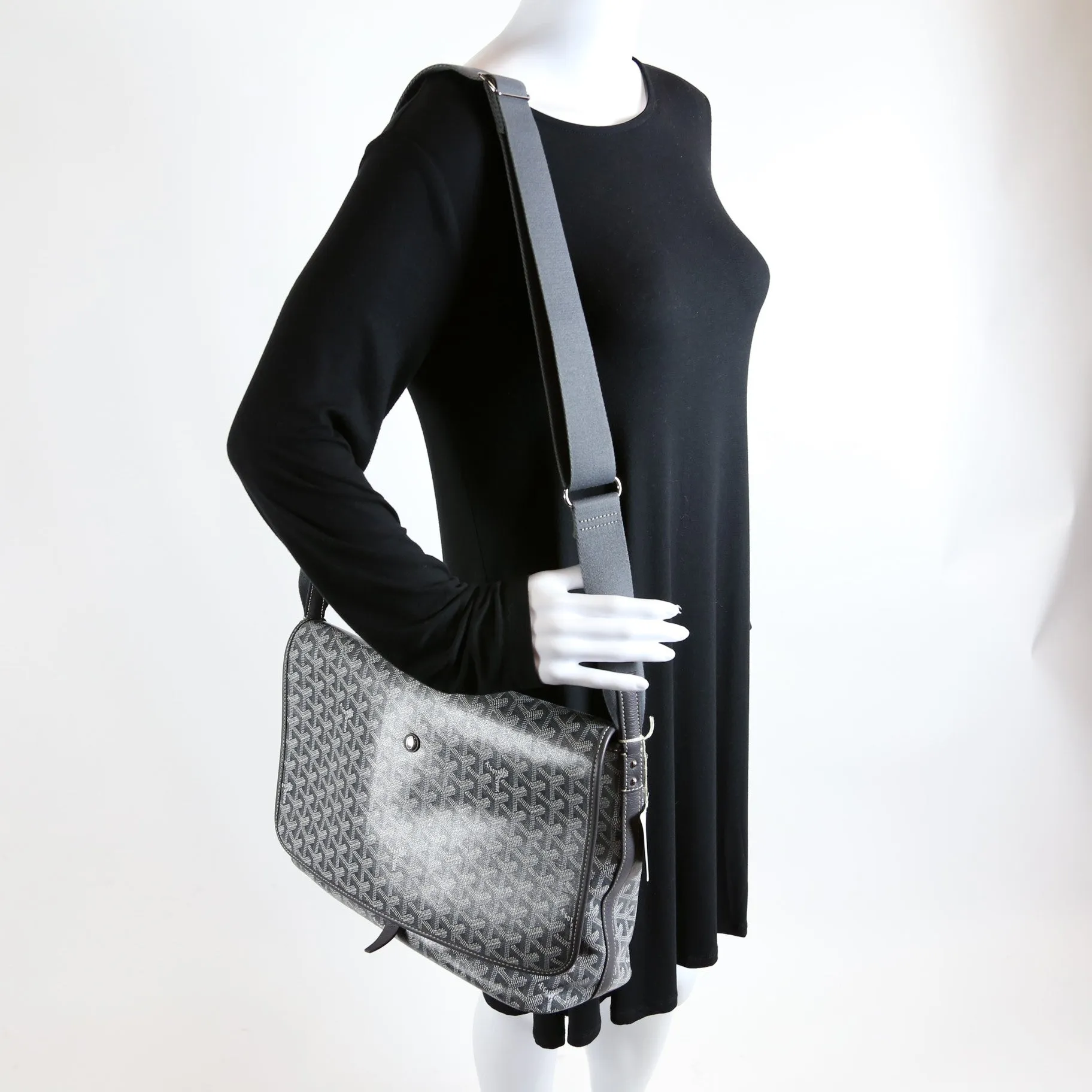 Capetien Messenger Goyardine Grey