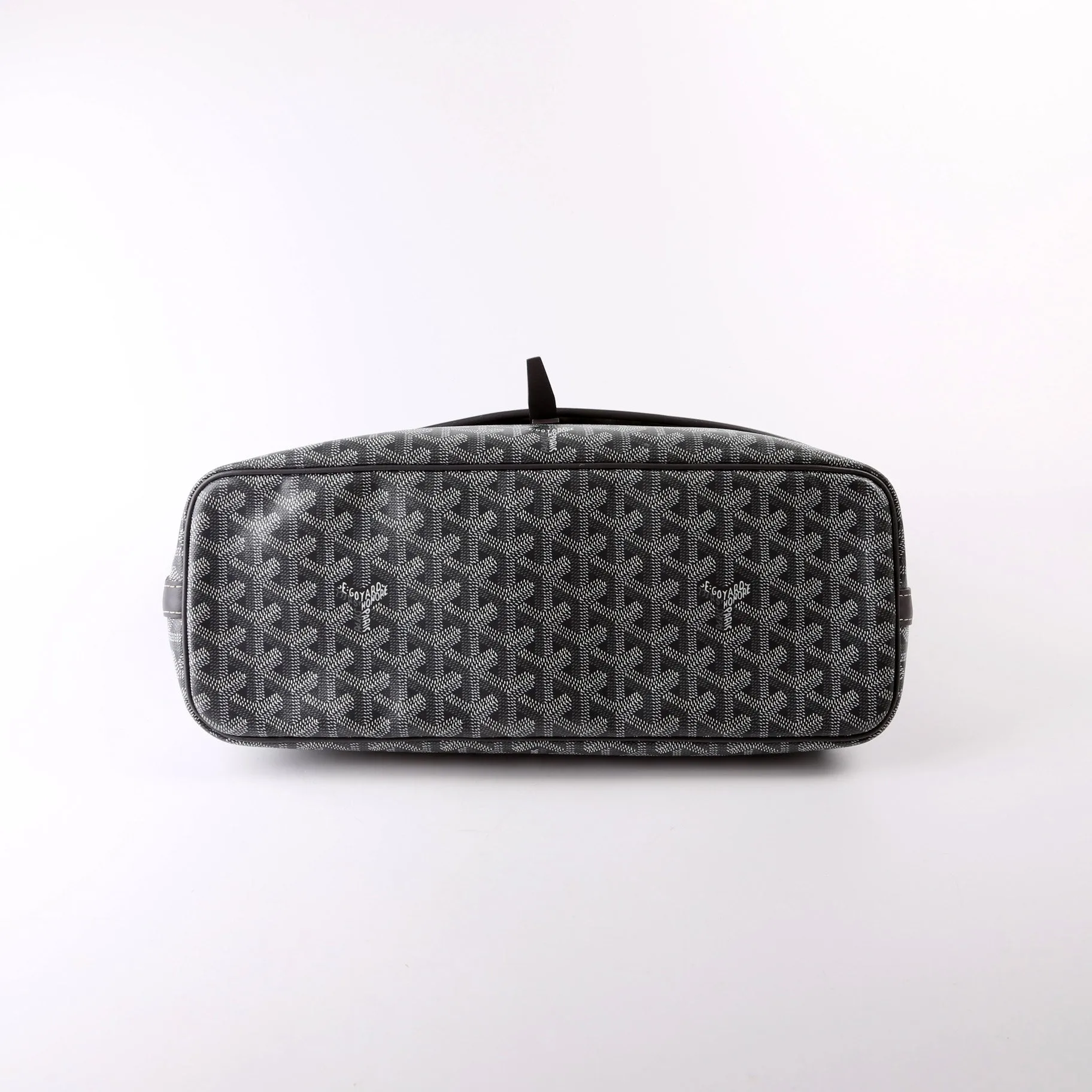 Capetien Messenger Goyardine Grey
