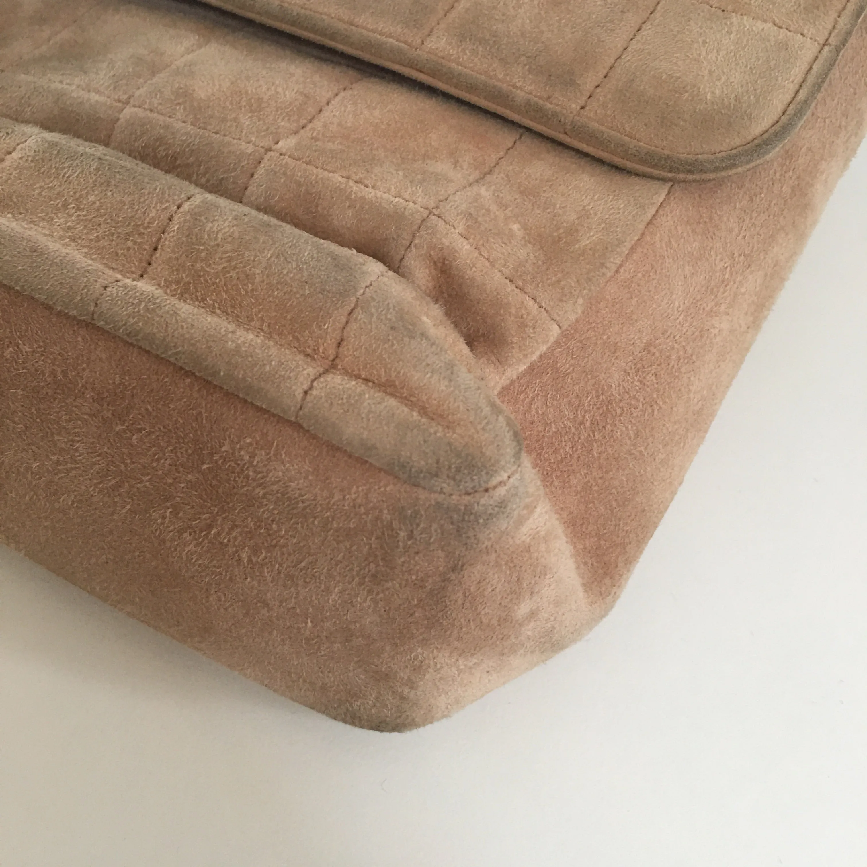 CHANEL 2.55 Shoulder Bag in Beige Suede