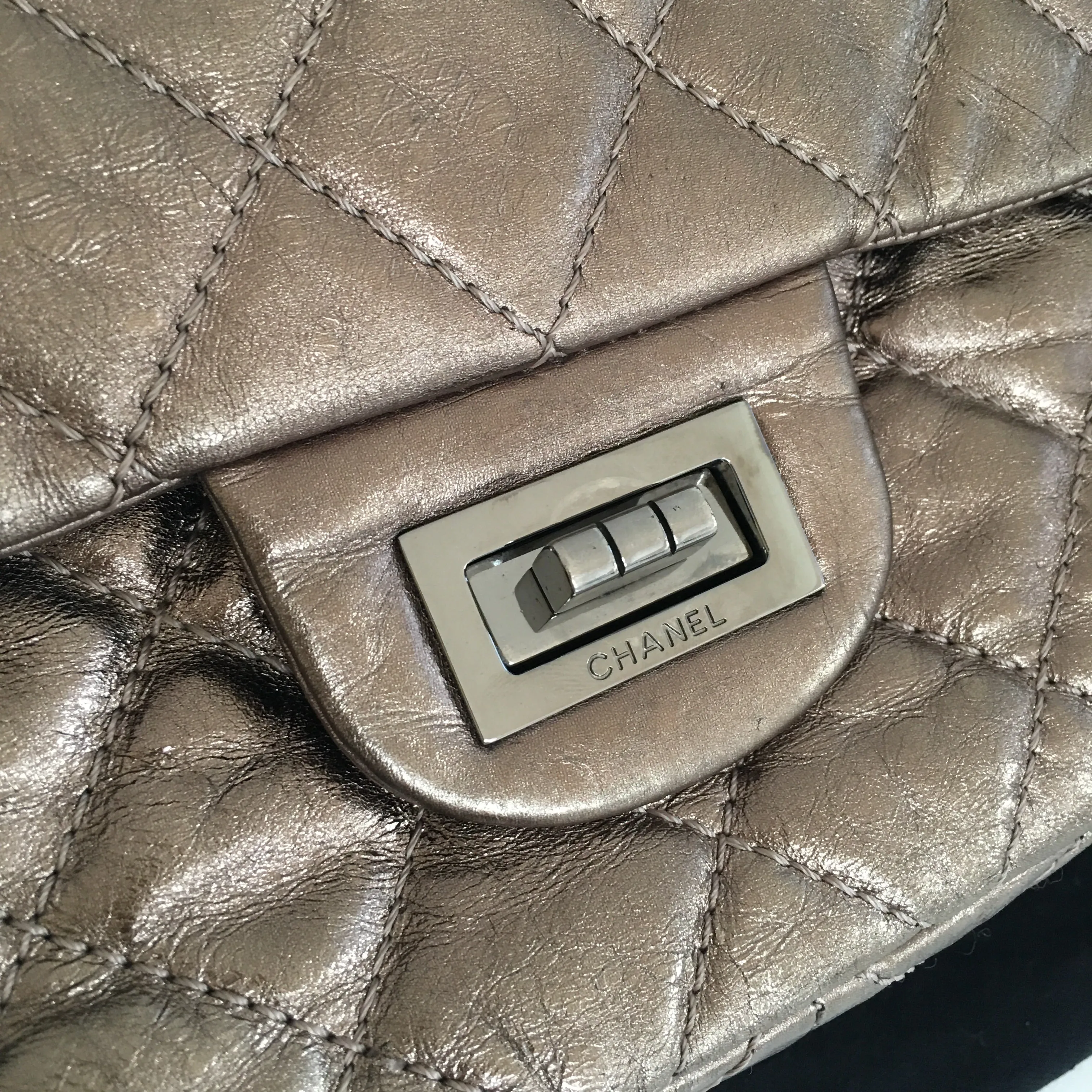 CHANEL 2.55 Shoulder Bag in Metallic Leather
