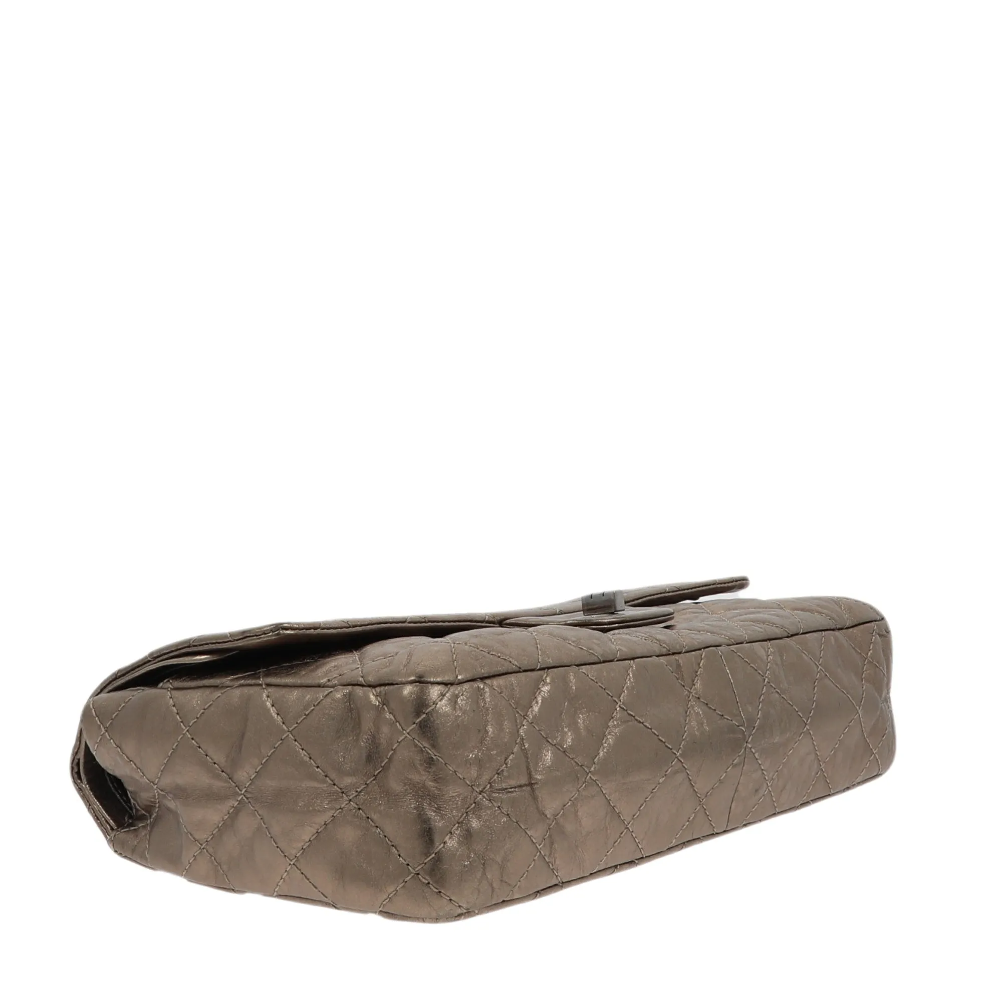 CHANEL 2.55 Shoulder Bag in Metallic Leather