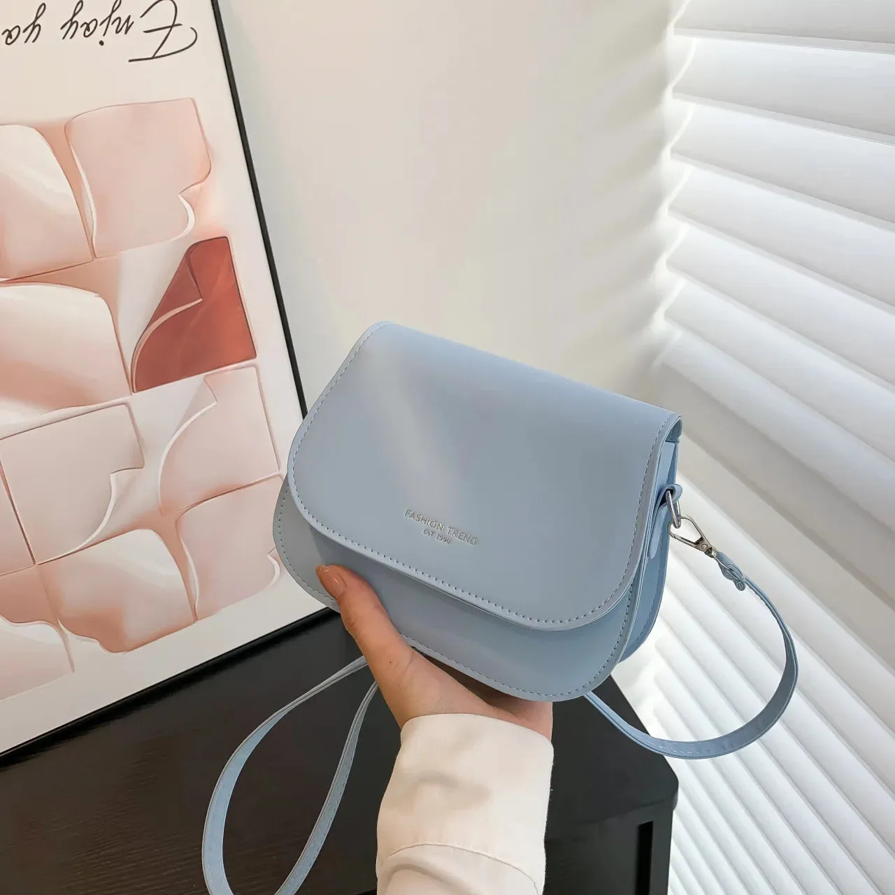 Yogodlns Vintage Saddle Crossbody Bag - Timeless Elegance in Every Stitch